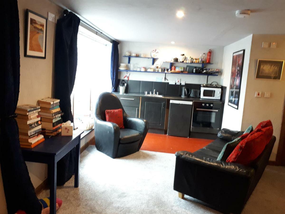 The Village Studio Apartments Moate Esterno foto