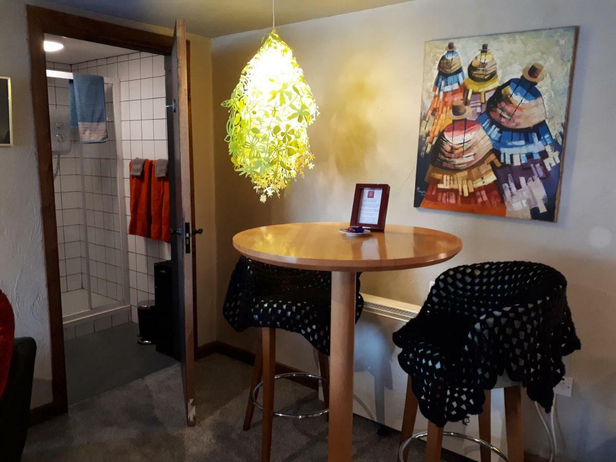 The Village Studio Apartments Moate Esterno foto