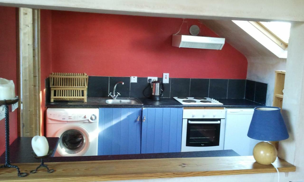 The Village Studio Apartments Moate Esterno foto