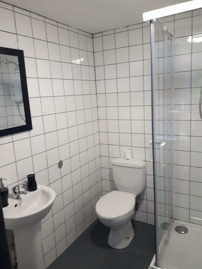 The Village Studio Apartments Moate Esterno foto